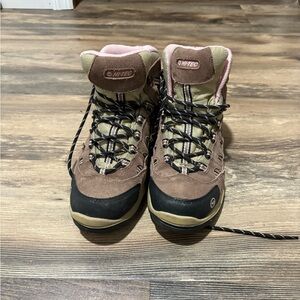 Hi-Tec Women's Brown and Pink Athletic Hiking Shoes